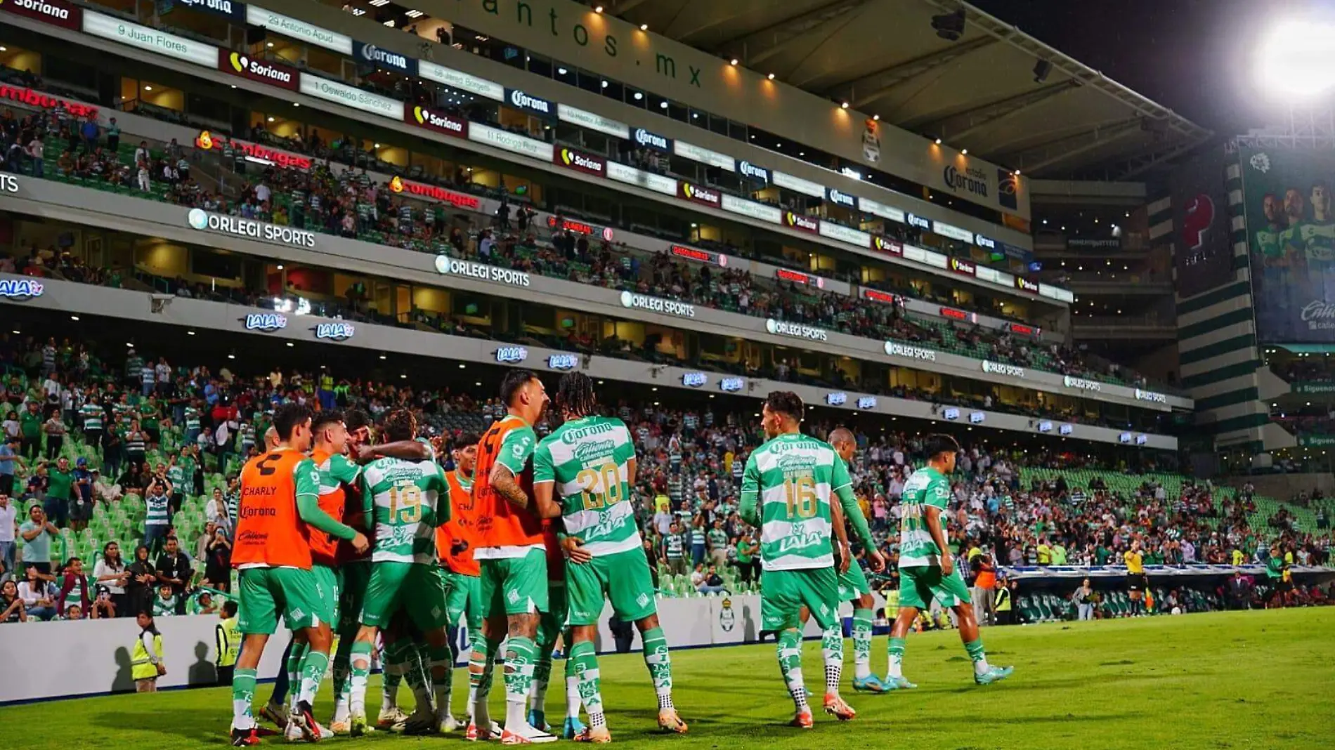 Santos triunfa ante Xolos